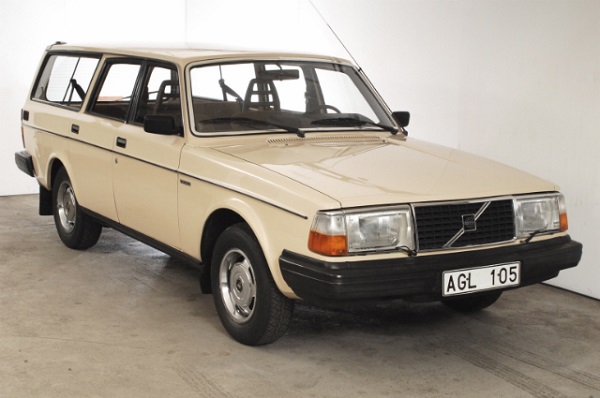 Volvo__245_Beige.JPG